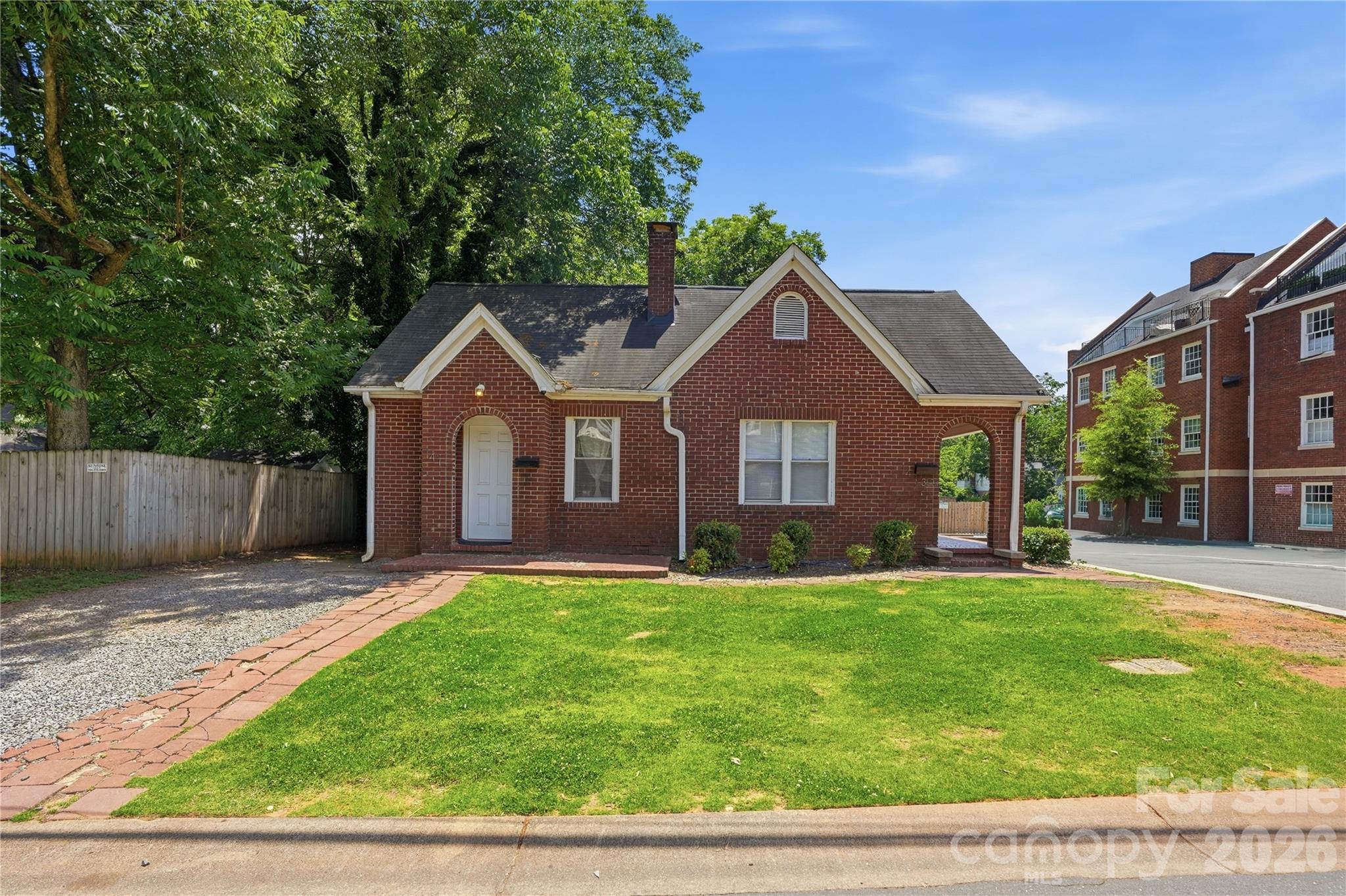 1411/1413 W 4th Street