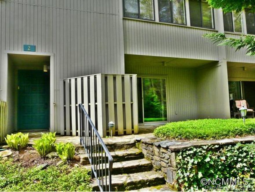 Occasionally thereâs a chance to buy a property significantly below market value since it needs work, then add value by doing the work. Unit 2 is such an opportunity. Previously it was combined with Unit 1 and the kitchen removed. Now itâs a stand-alone unit again--but without a kitchen and priced accordingly. The next owner can add the kitchen back and still be on the lake for under $400K, an amazing value for Lake Toxaway Estates.