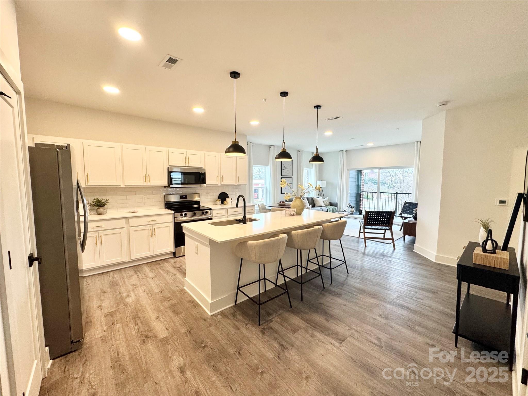 175 W Black Street 201