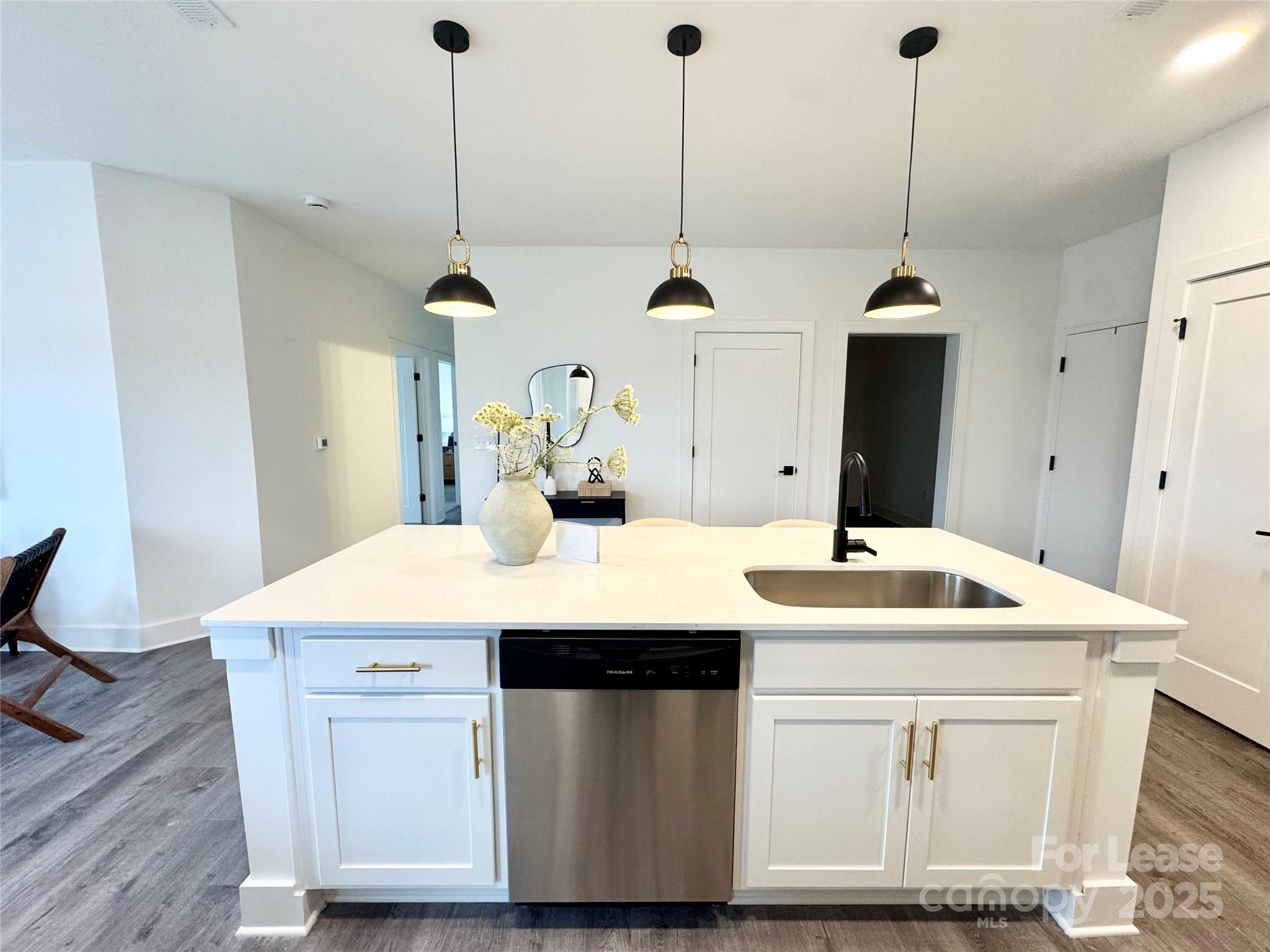 175 W Black Street 201