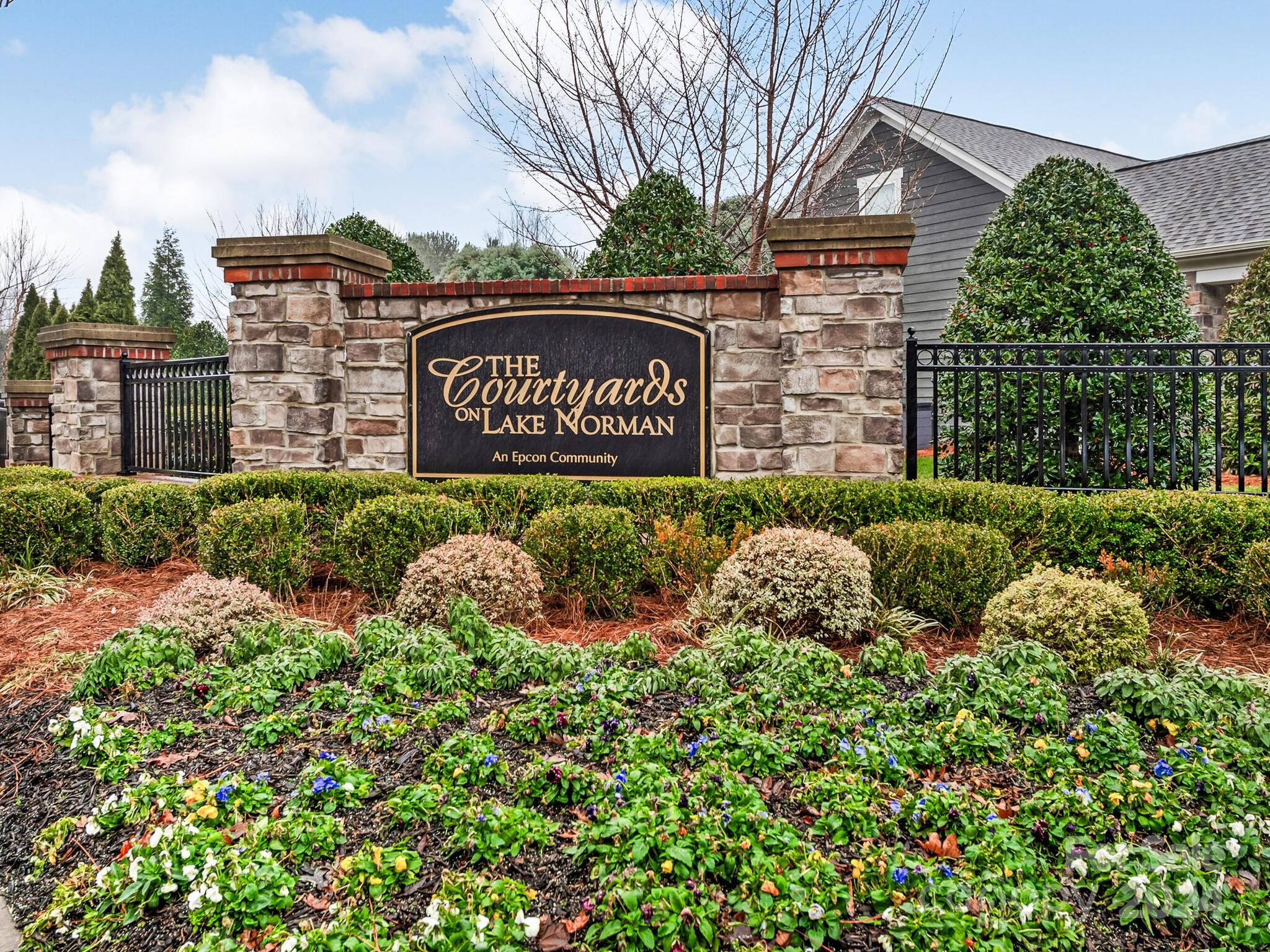 The Courtyards on Lake Norman - Residential