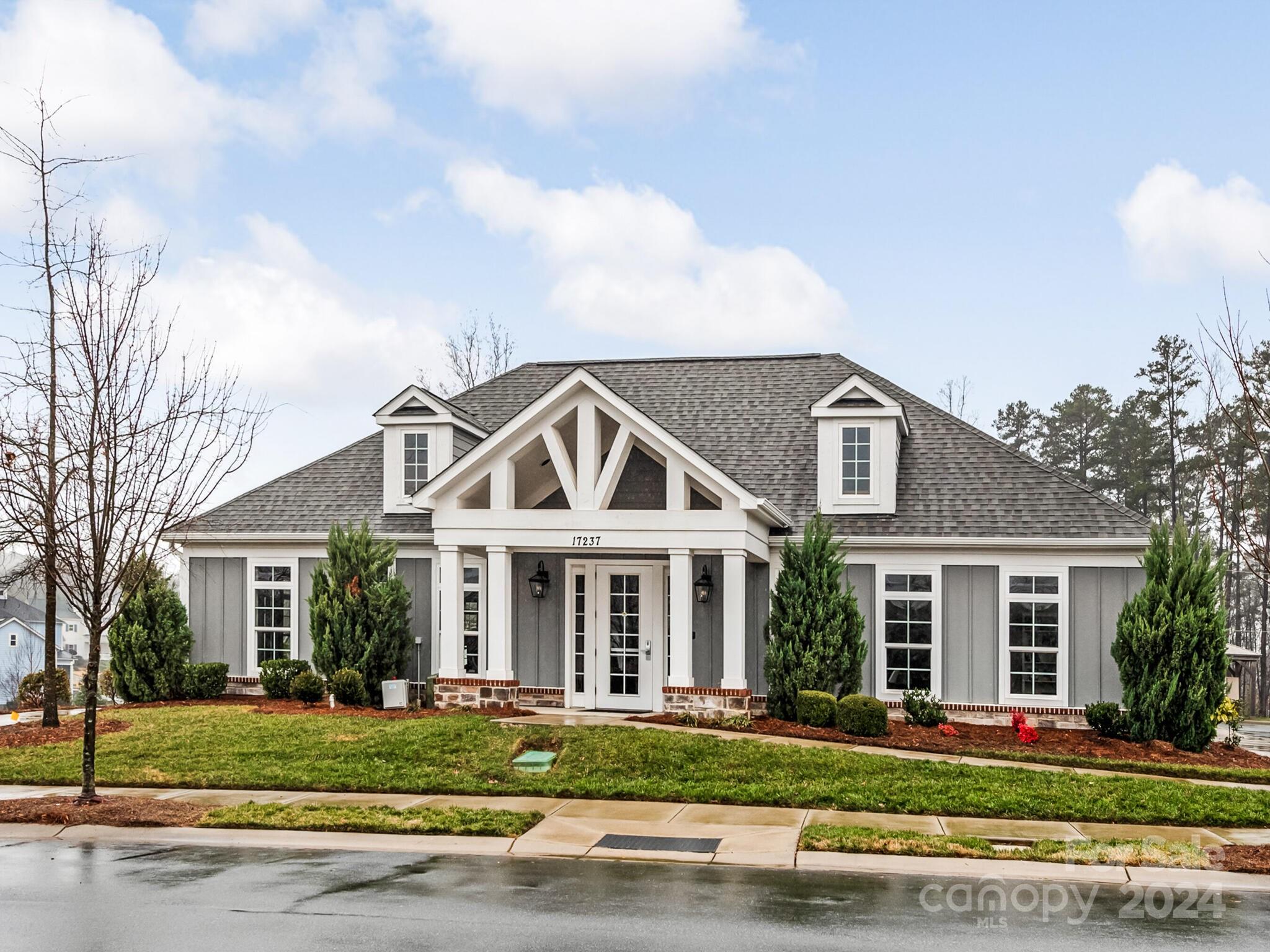 The Courtyards on Lake Norman - Residential