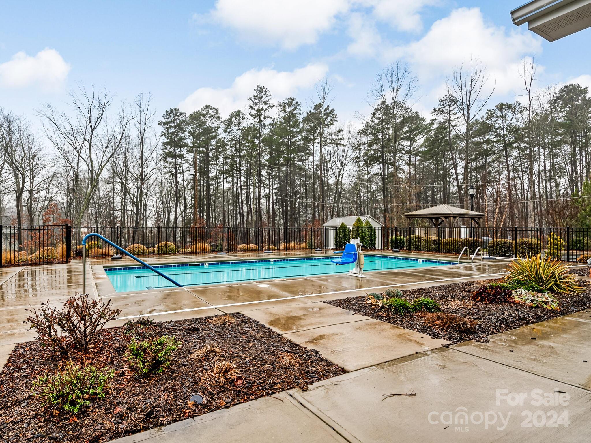 The Courtyards on Lake Norman - Residential