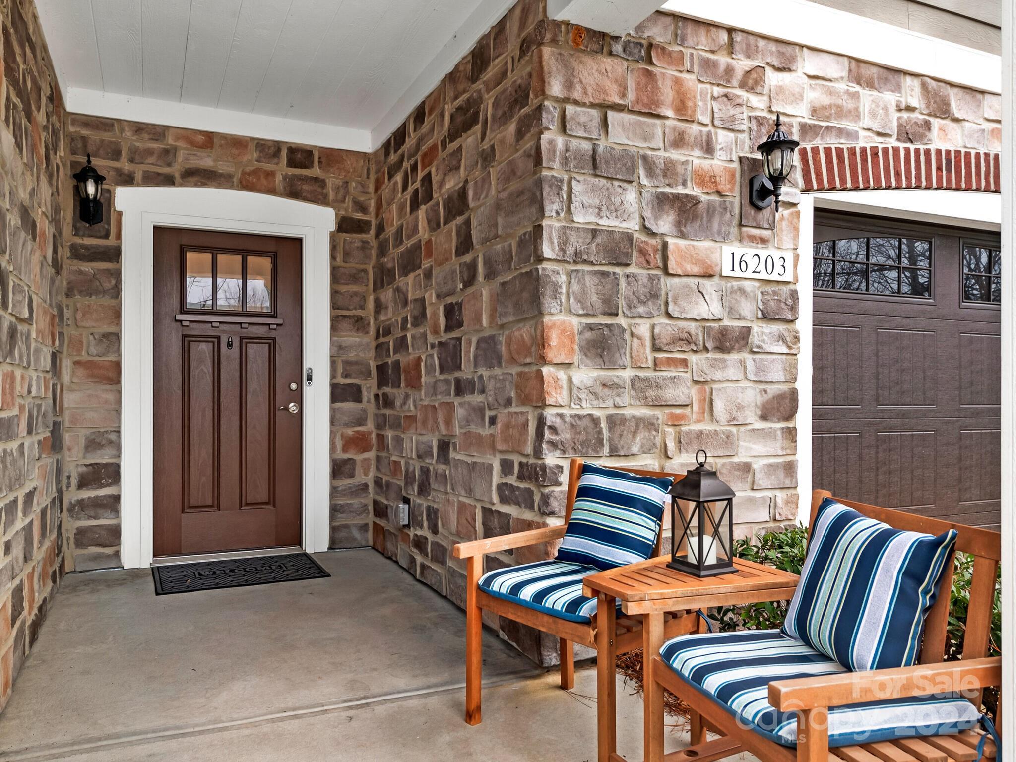 The Courtyards on Lake Norman - Residential