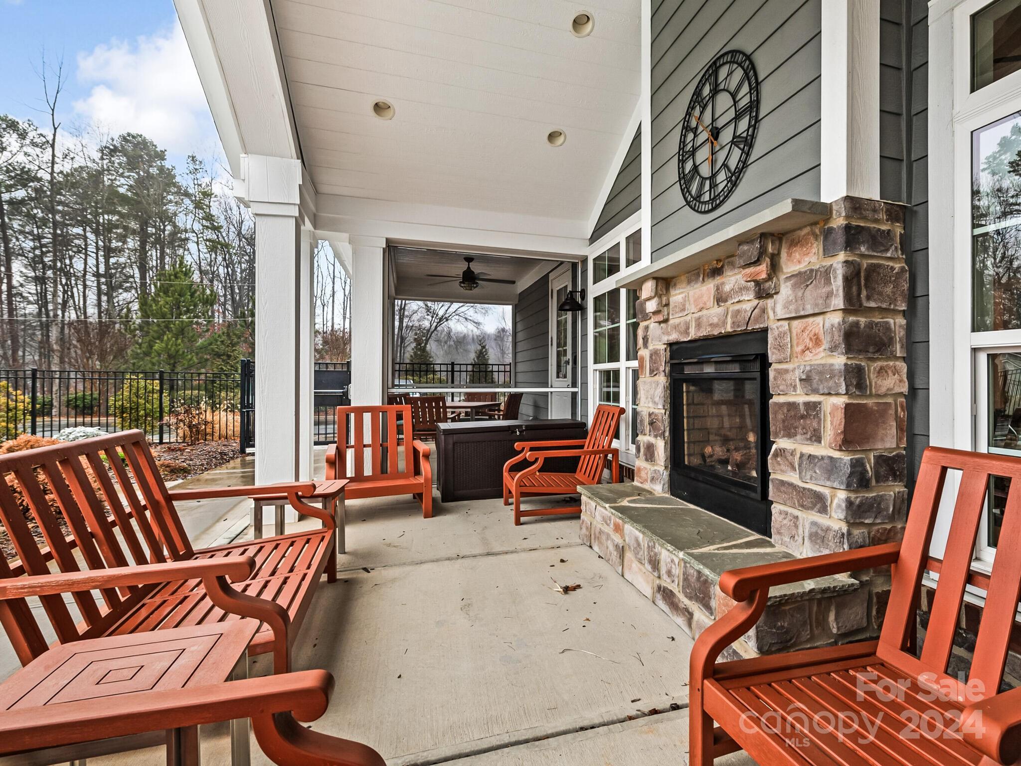 The Courtyards on Lake Norman - Residential