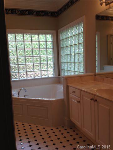 Queen Charlottes Court - Residential Lease