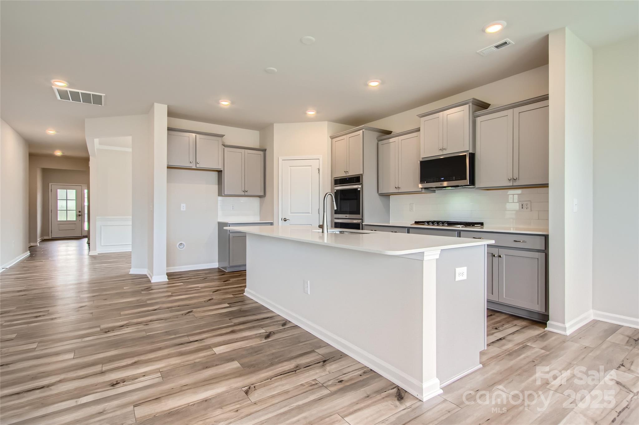 Roselyn - Residential