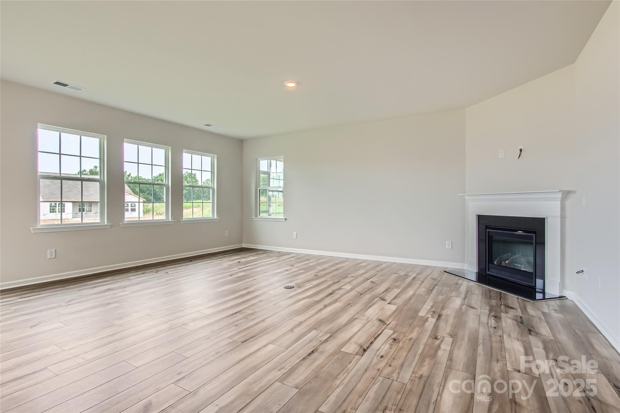 Roselyn - Residential