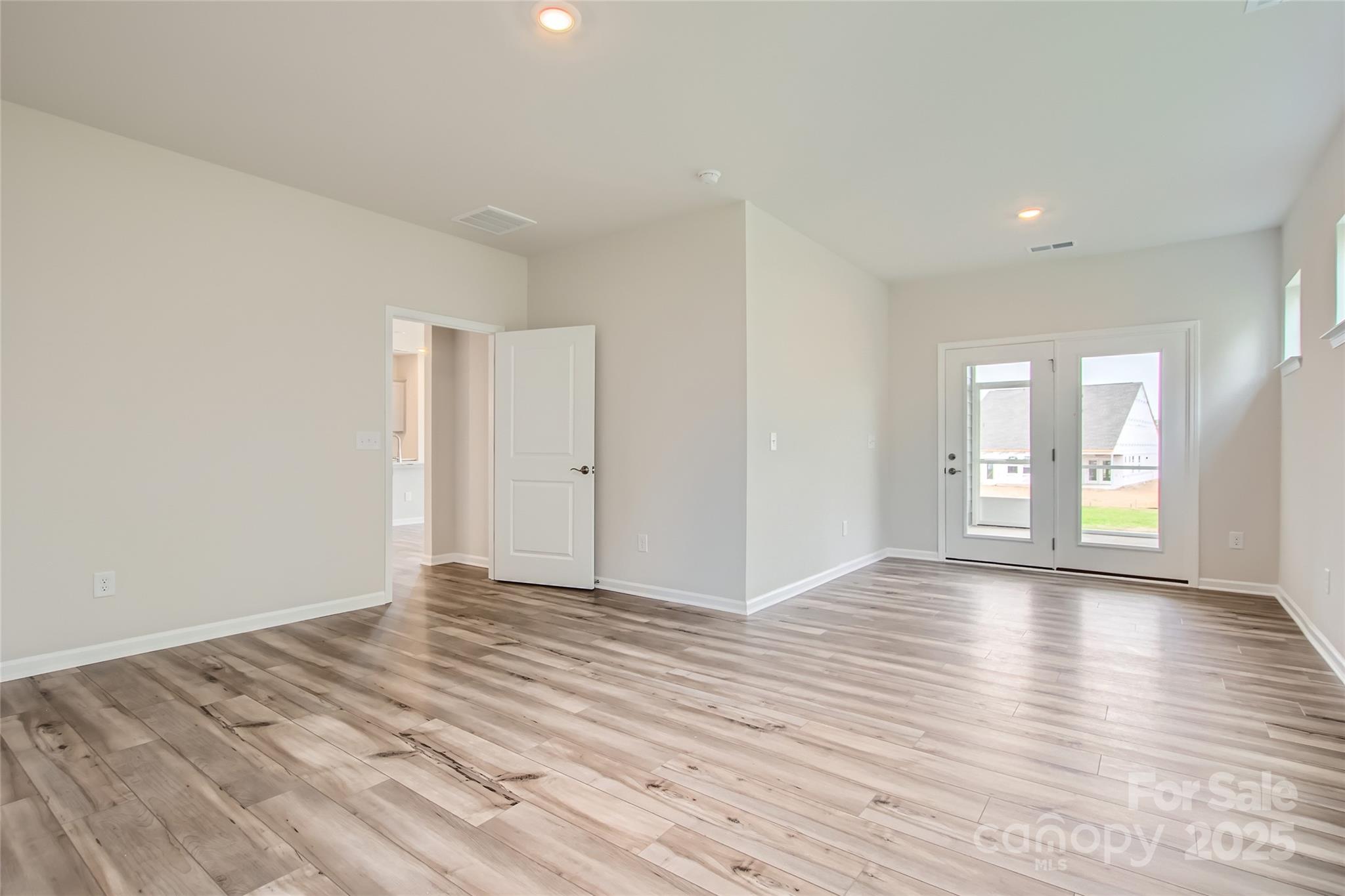 Roselyn - Residential