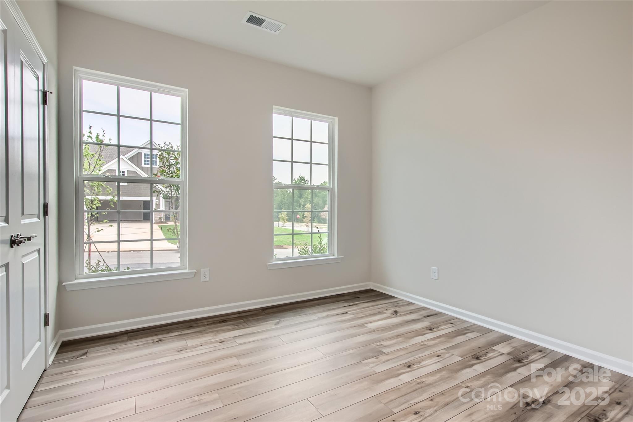 Roselyn - Residential