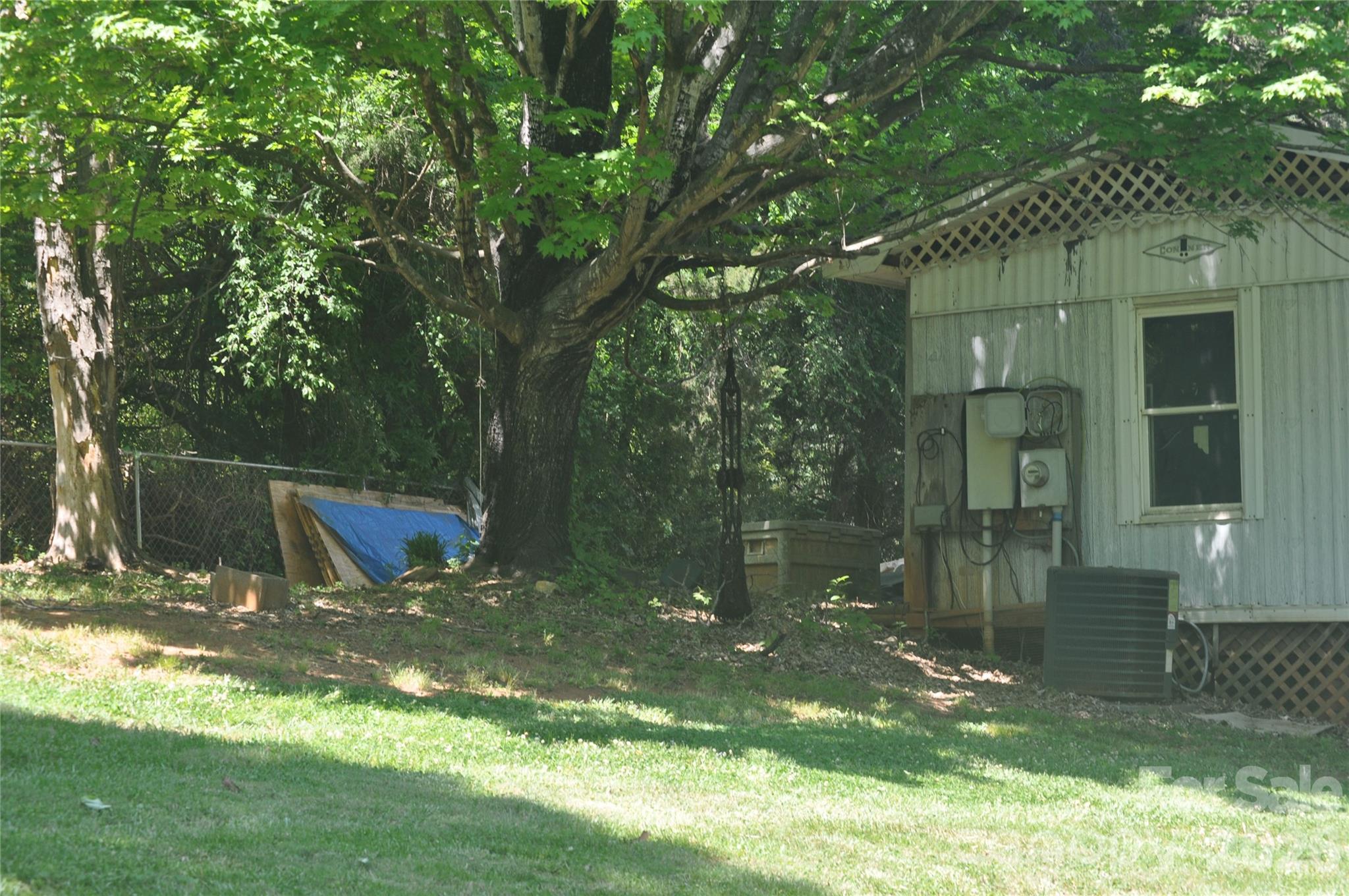 Paradise Point - Land