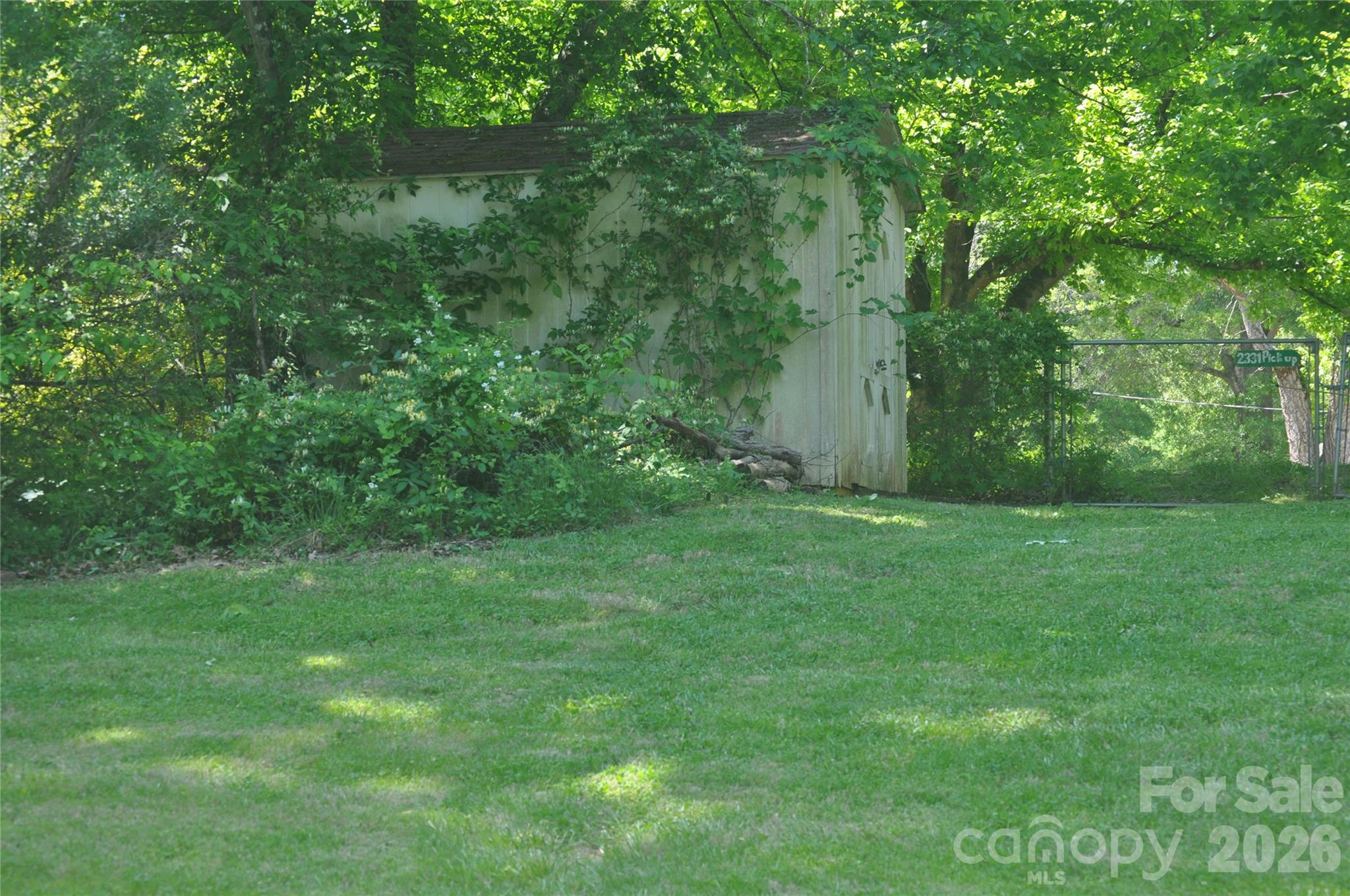 Paradise Point - Land