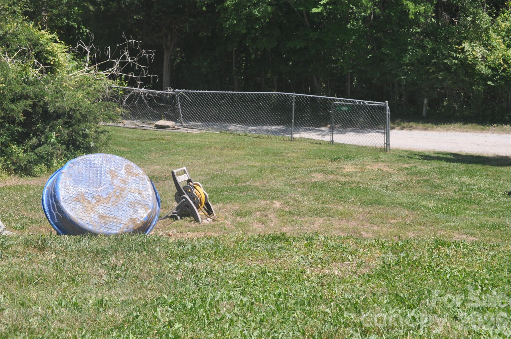 Paradise Point - Land