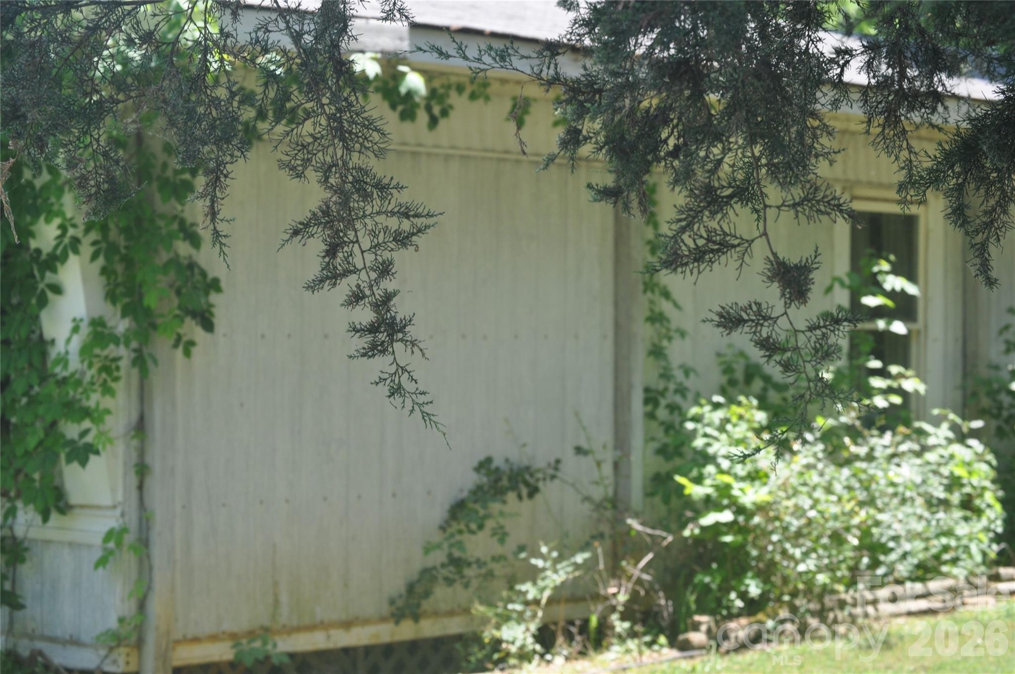 Paradise Point - Land