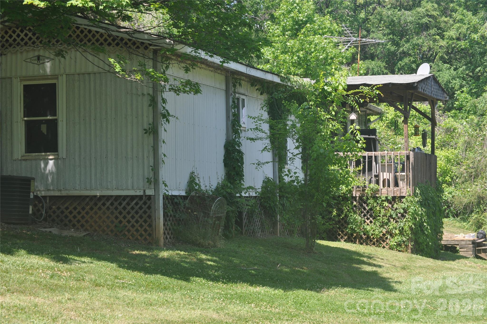 Paradise Point - Land