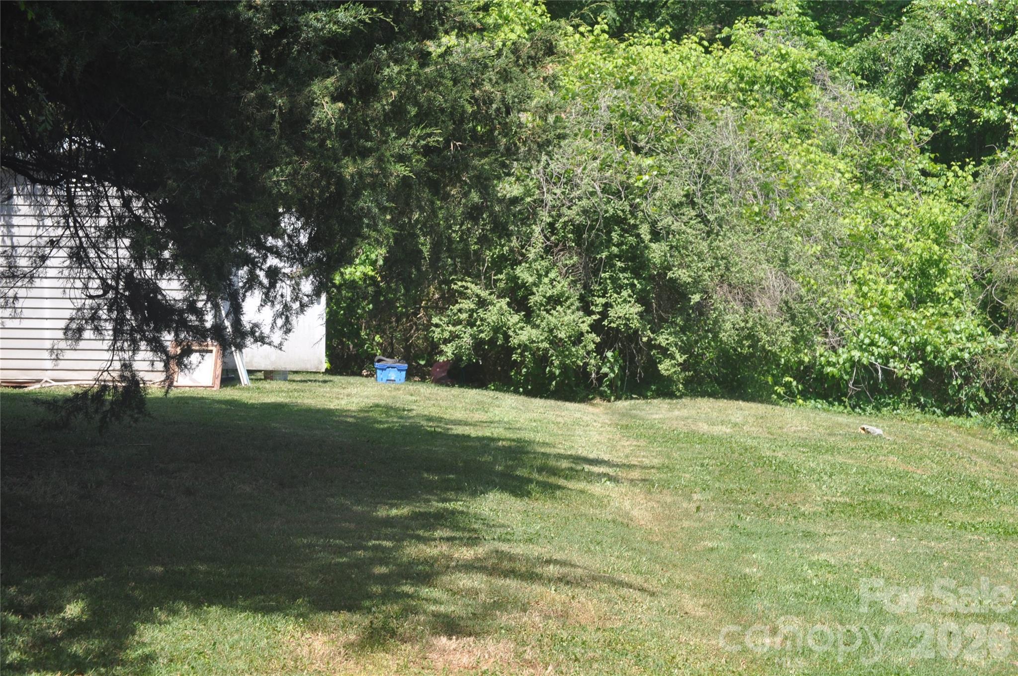 Paradise Point - Land