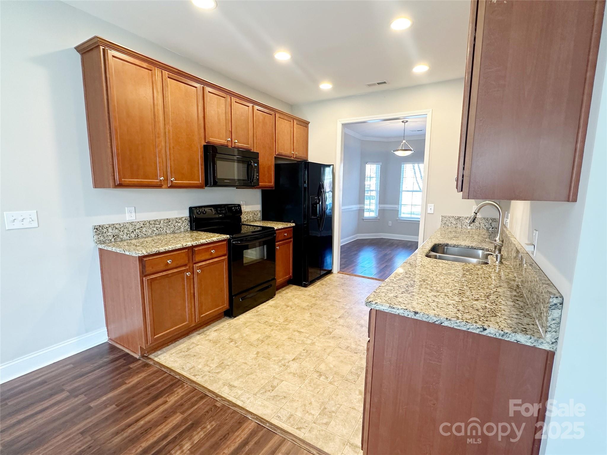 4143 Kenton Glenn Court NW