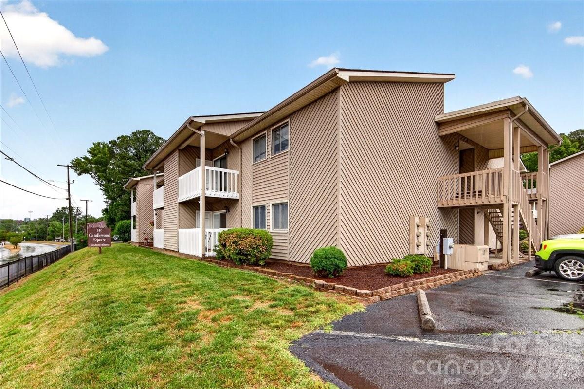Candlewood Square - Residential