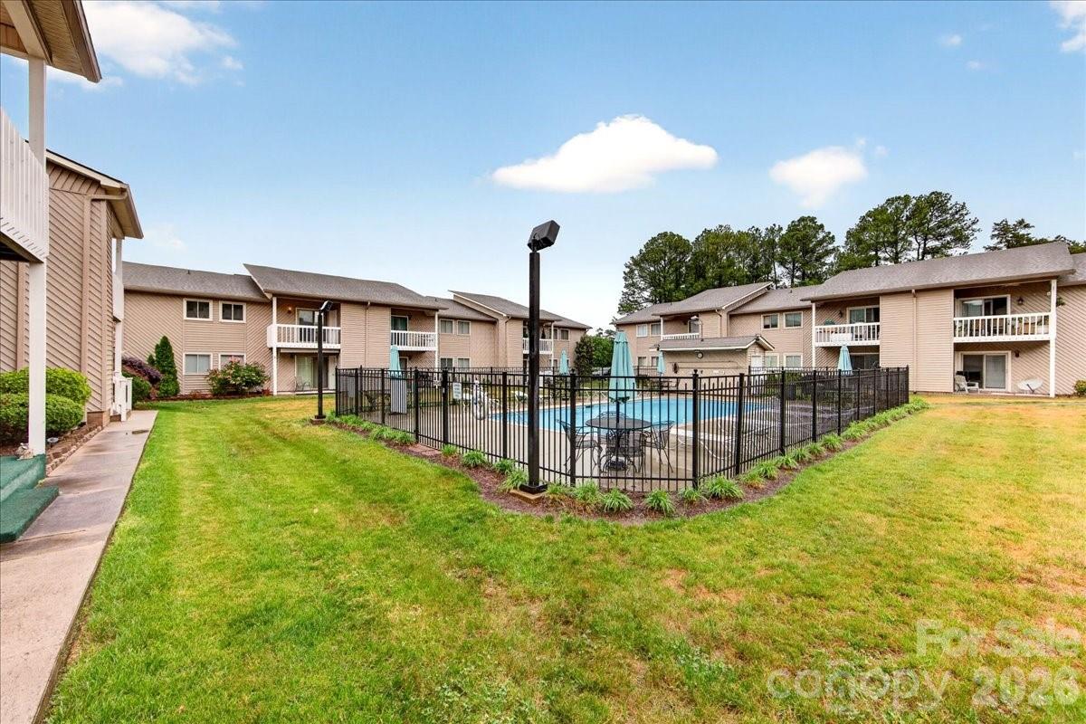 Candlewood Square - Residential
