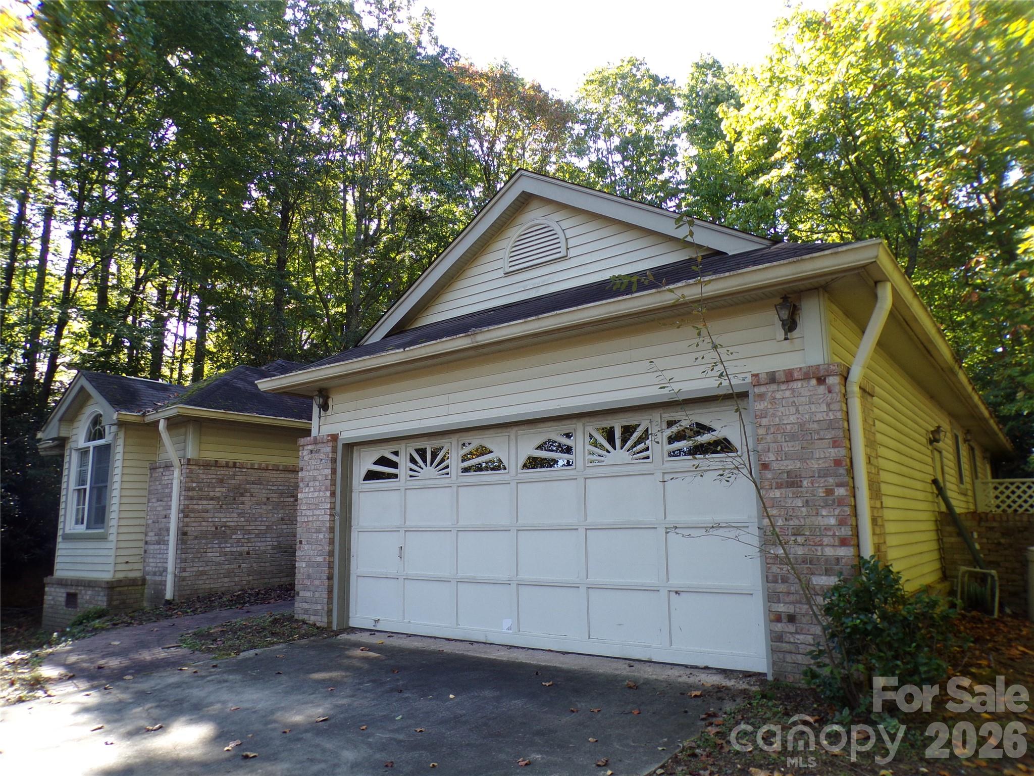 10 Governors Drive