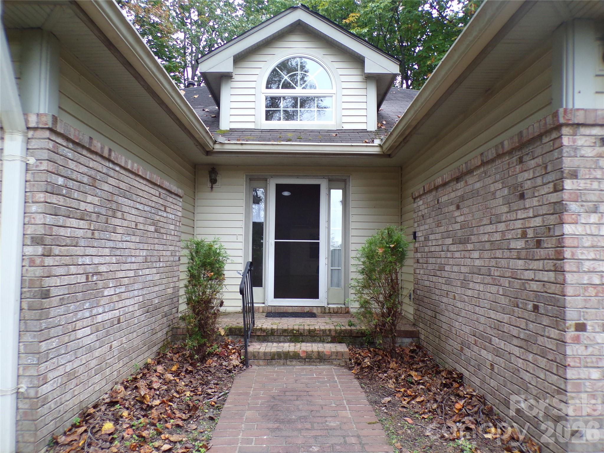 10 Governors Drive