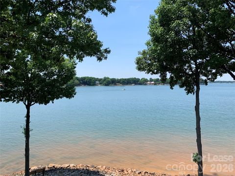 Photo of 912 Southwest Drive, Davidson, NC 28036 (MLS # 4365886)