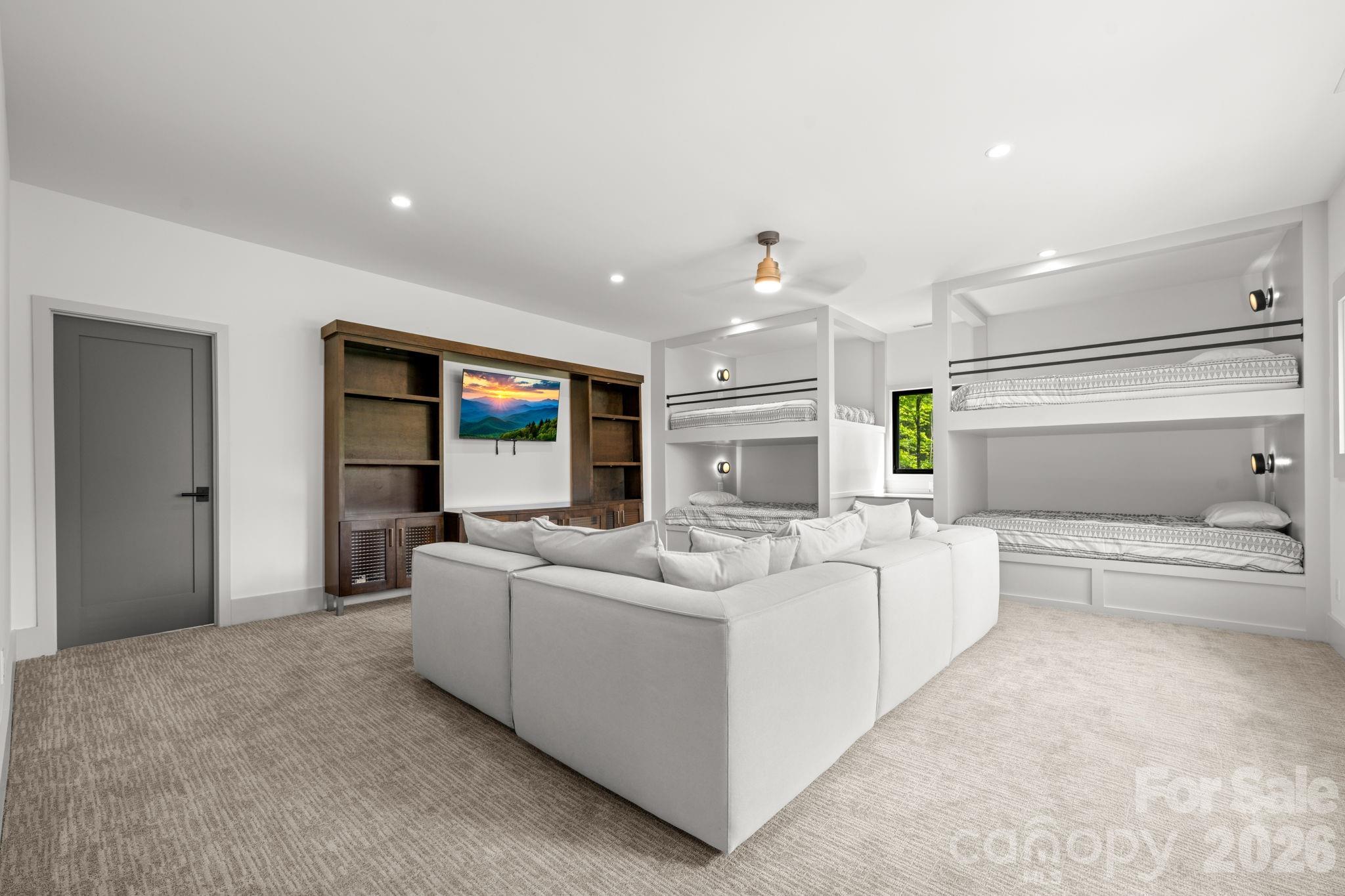 The Lodges At Eagles Nest - Residential