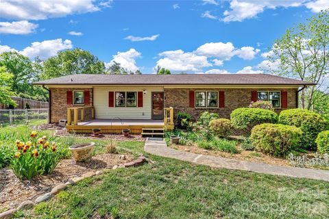 Photo of 38 Chadwick Wade Drive, Asheville, NC 28804 (MLS # 4378714)