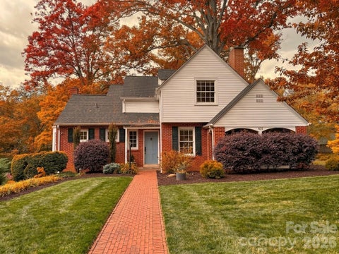 Photo of 431 9th Street NW, Hickory, NC 28601 (MLS # 4429225)