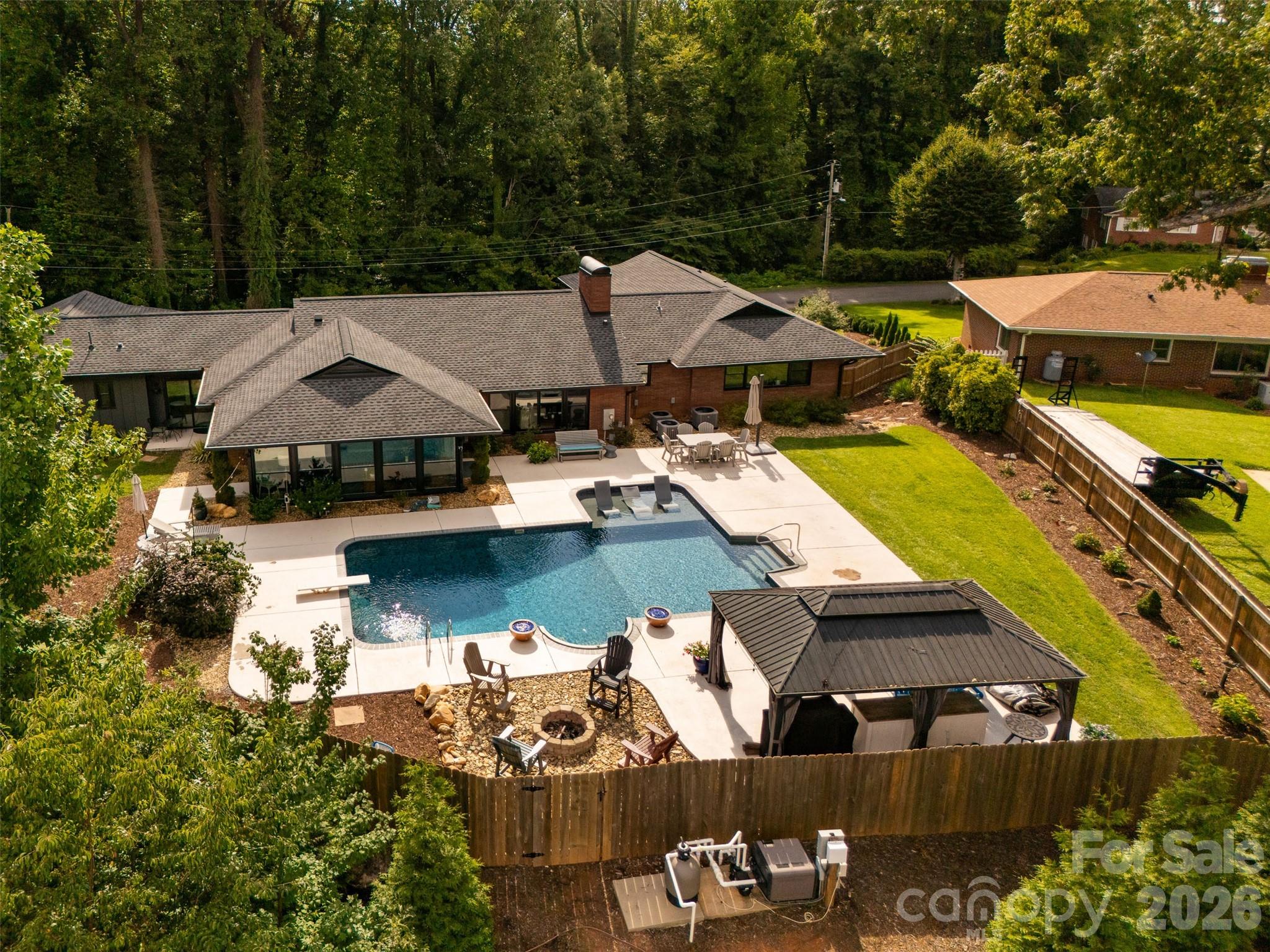 167 Maehill Place SW
