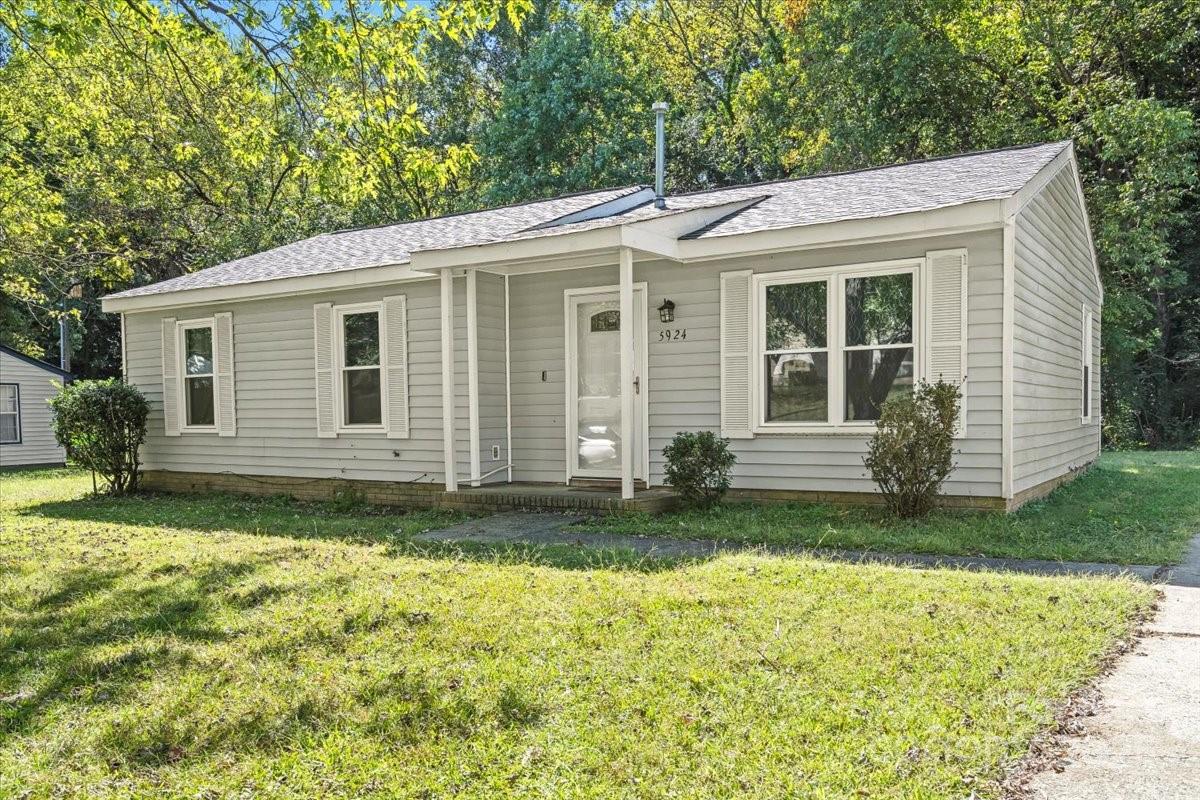 5924 Bridlewood Lane