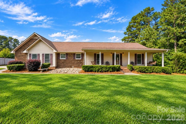 107 CAMELOT CT, KINGS MOUNTAIN, NC 28086 - Image 695fedb6cdae85a4392d0463ecd37a08/3034417334
