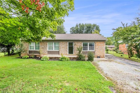406 Robinson Clemmer Road Dallas NC 28034