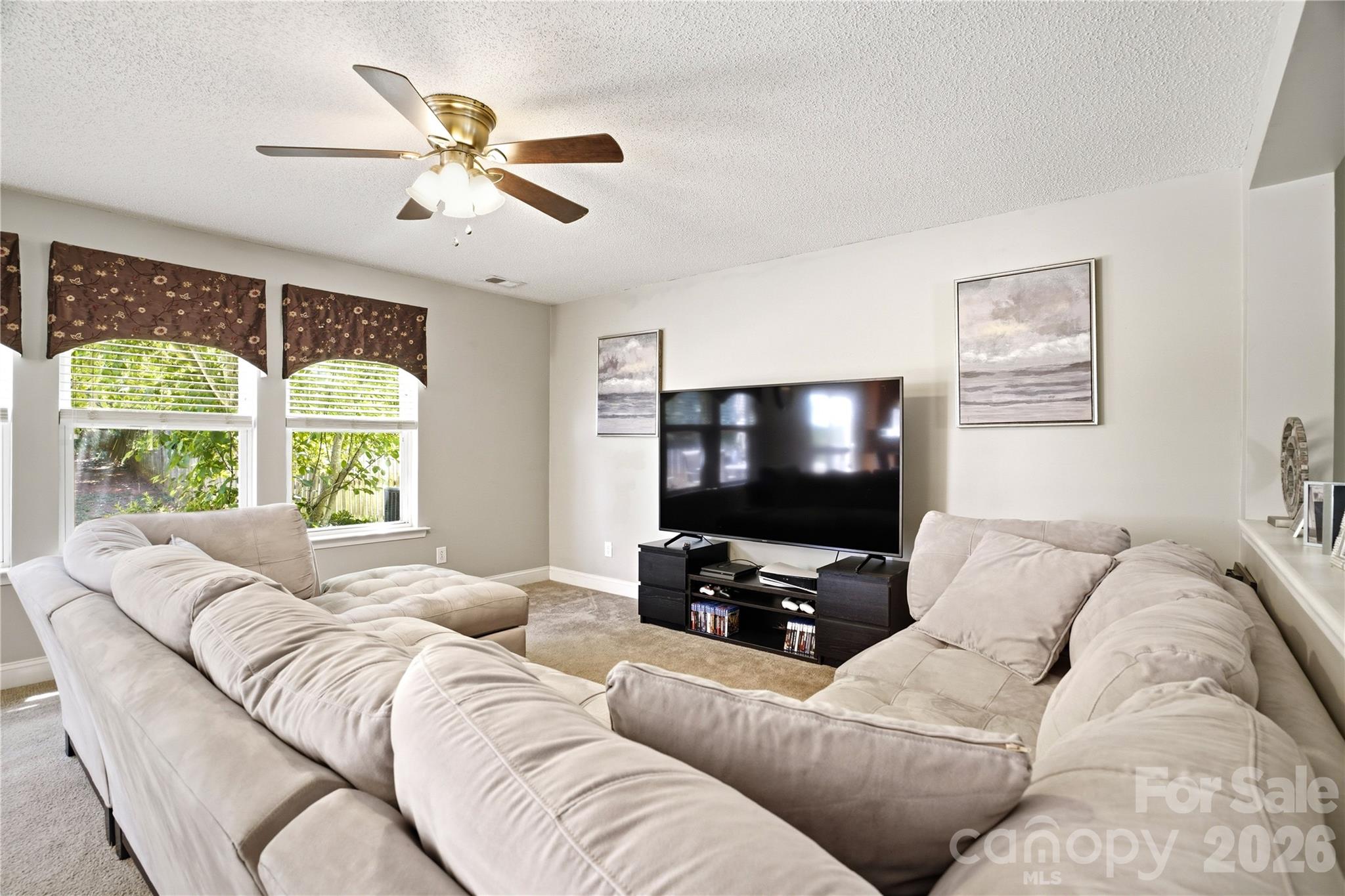 Hamilton Lakes - Residential