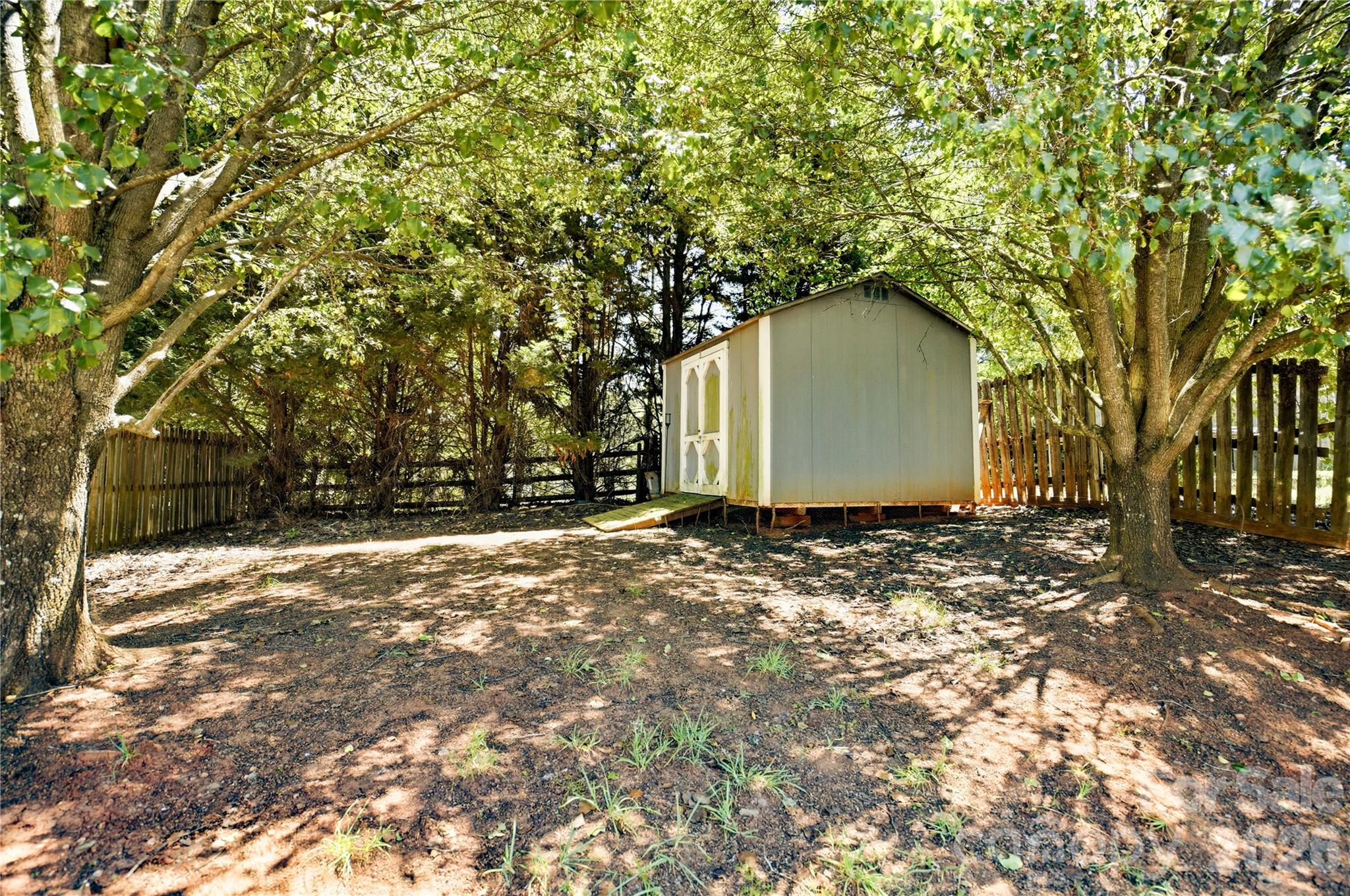 Hamilton Lakes - Residential