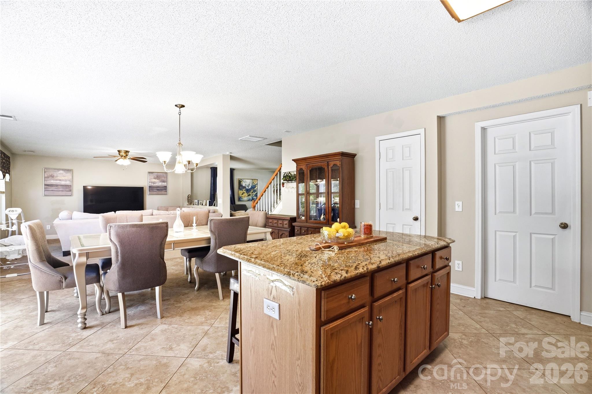 Hamilton Lakes - Residential