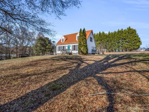 Photo for 127 Twin Creeks Road