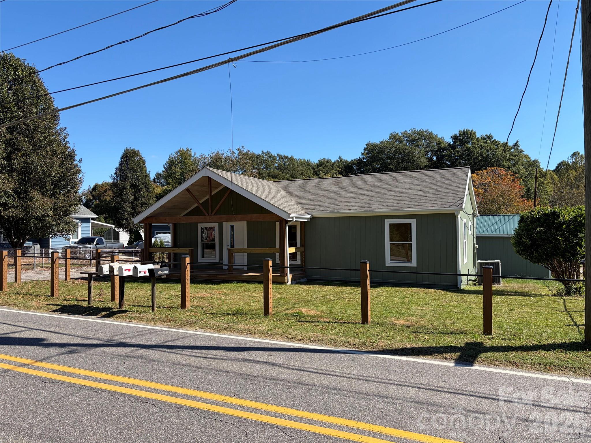121 Autumn Leaf Road