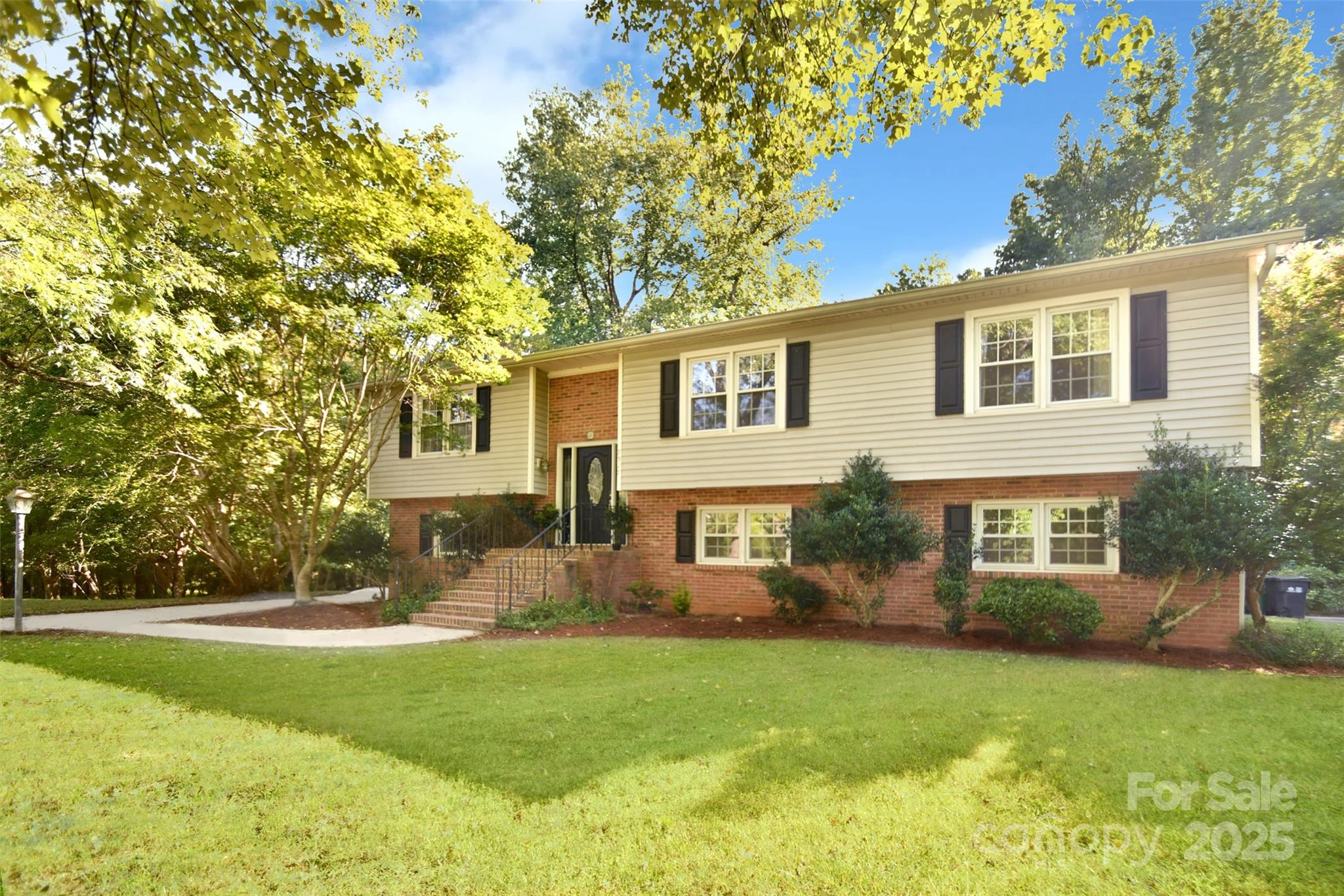 7517 Cornwallis Lane
