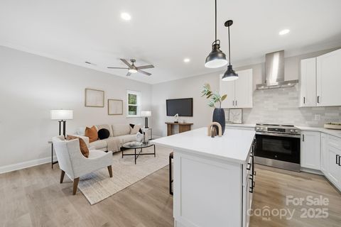 105 N Smallwood Place Charlotte NC 28216