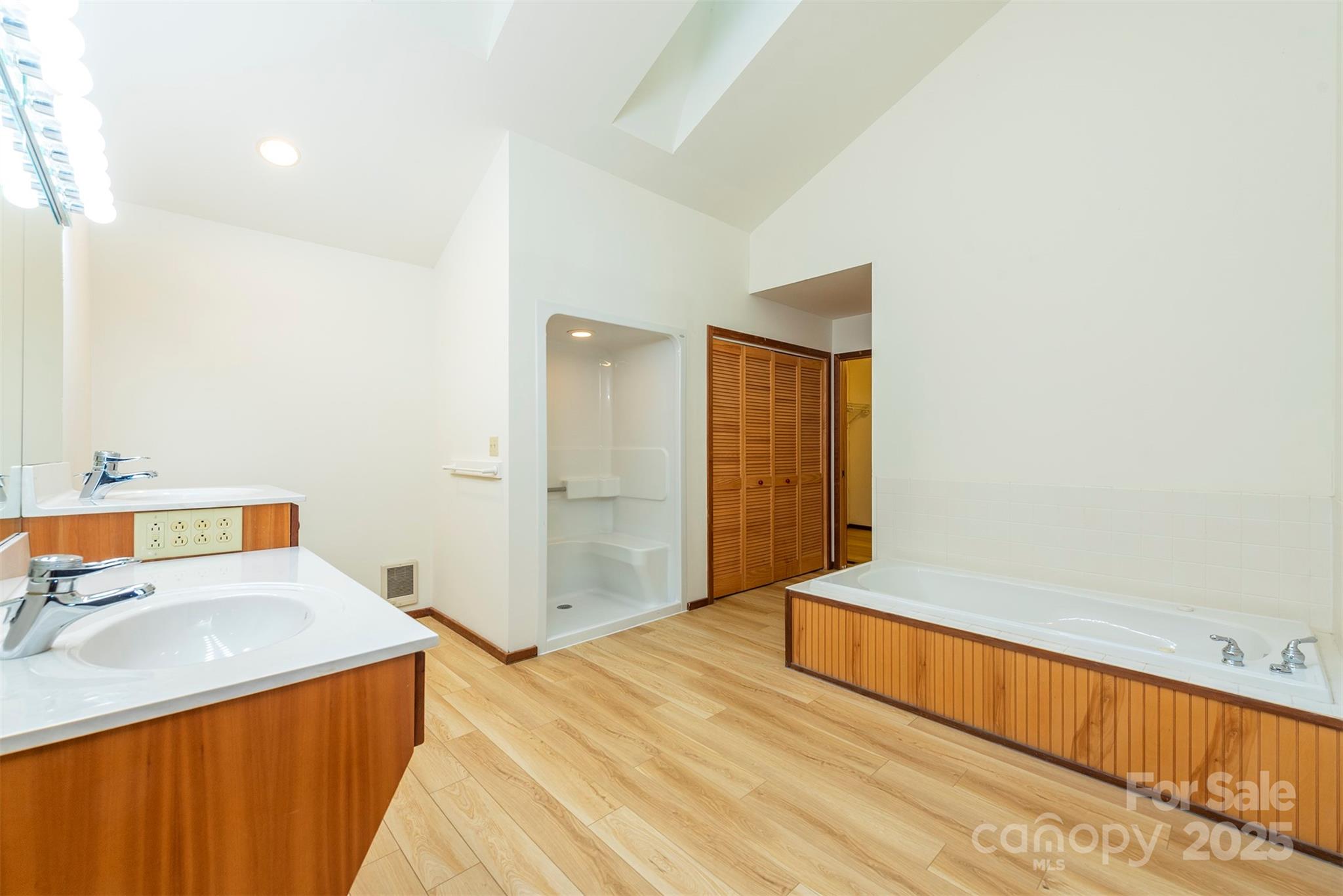 Laurel Ridge - Residential