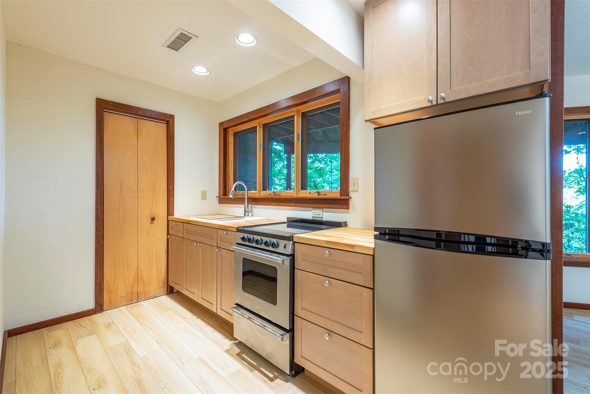 Laurel Ridge - Residential