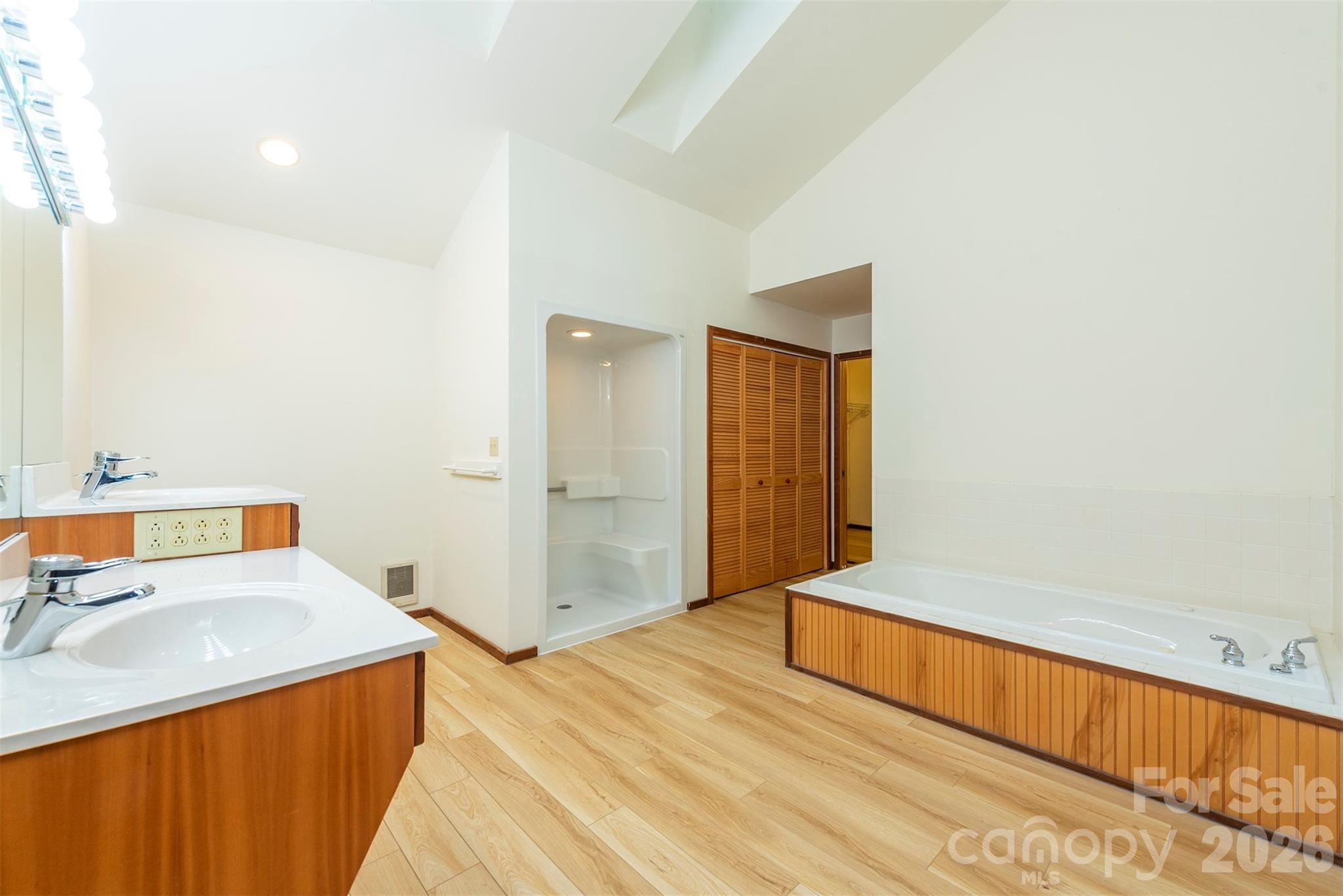 Laurel Ridge - Residential