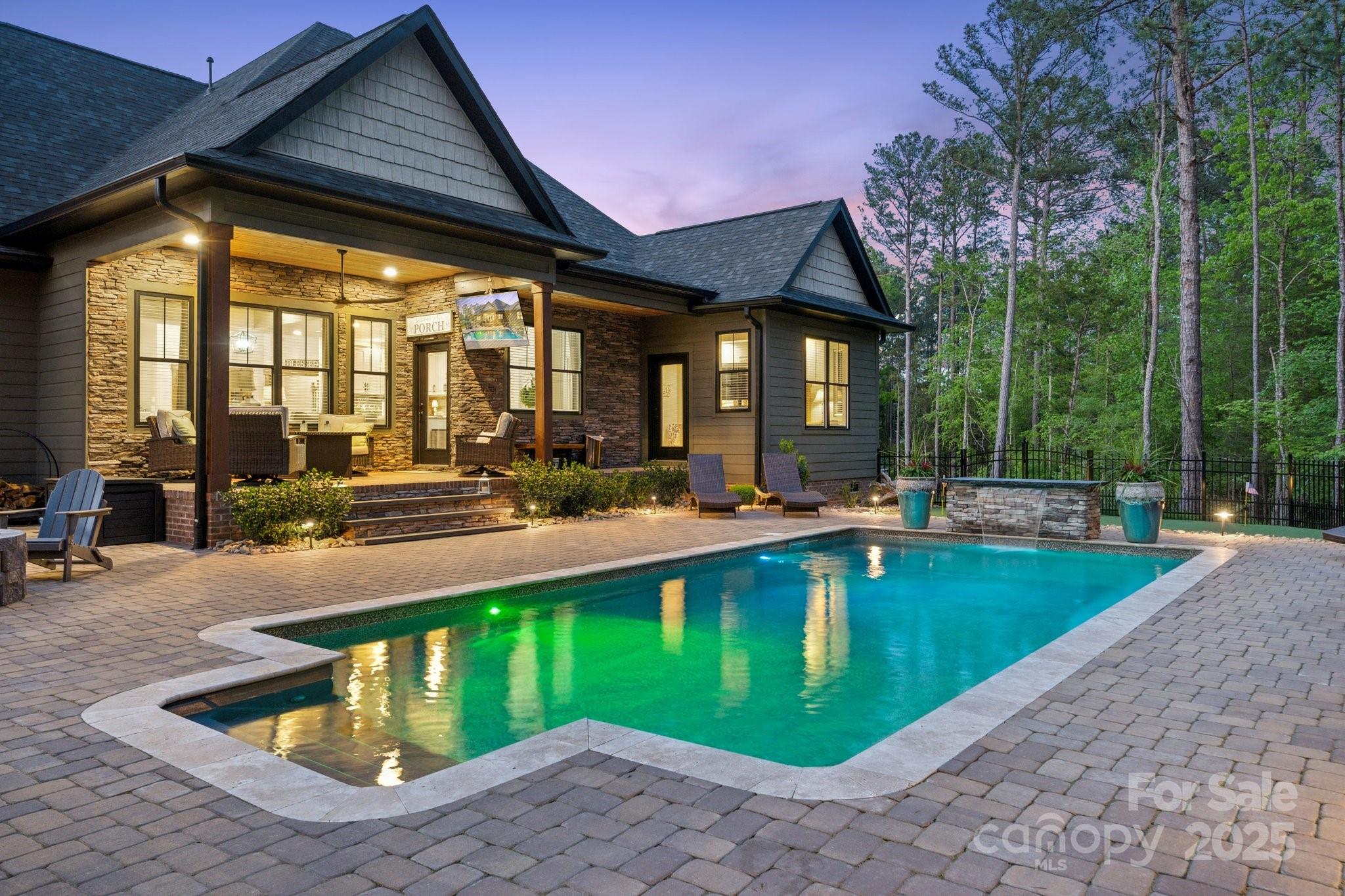 425 W North Corner Road