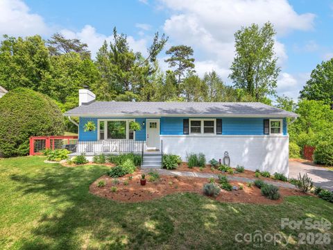 Photo of 33 Pinehurst Road, Asheville, NC 28805 (MLS # 4374553)