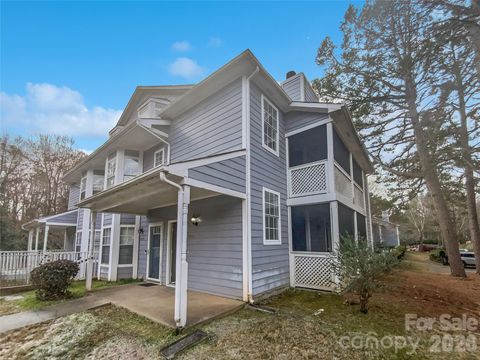 6041 Pinebark Court Charlotte NC 28212