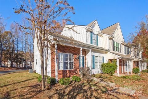 Photo of 5305 Magnolia Tree Lane, Charlotte, NC 28215 (MLS # 4326523)