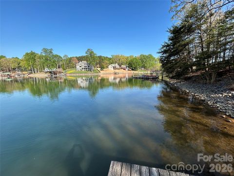 Photo of 153 Barksdale Lane, Mooresville, NC 28117 (MLS # 4366790)