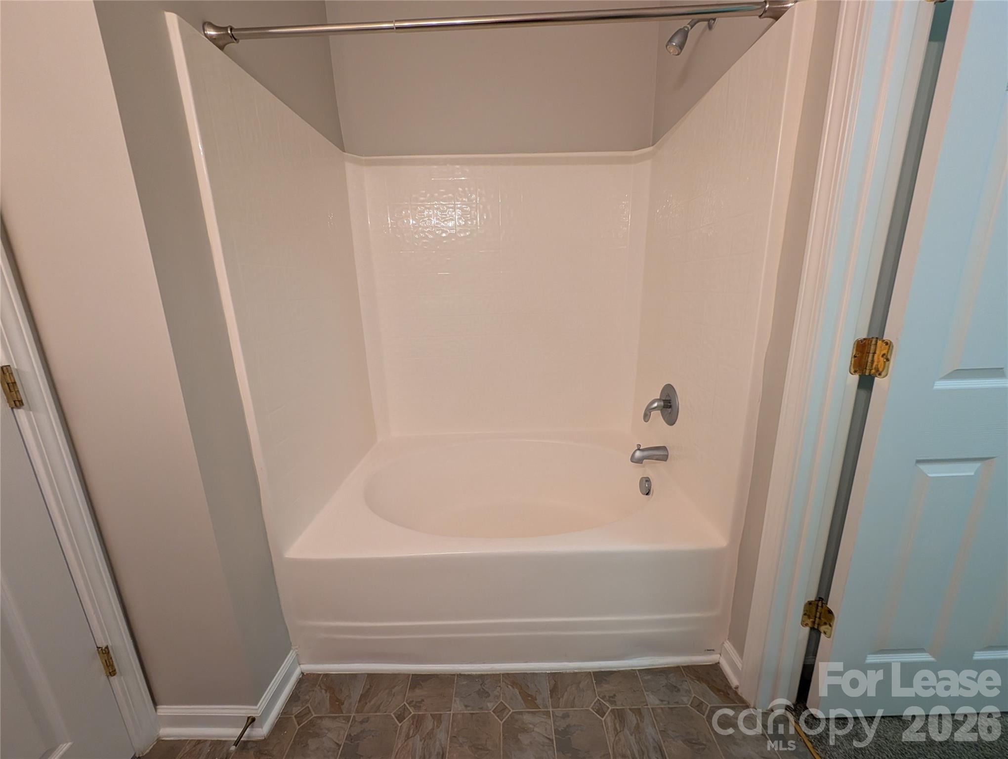 Carolina Crossing - Residential Lease