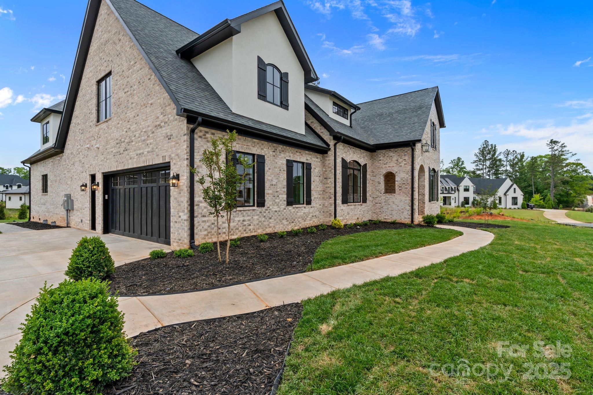 407 Crepe Myrtle Lane